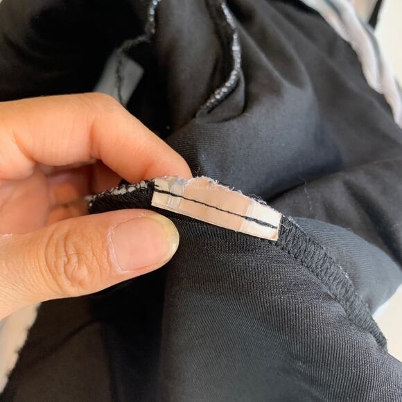 Bebe Top Womens M Medium Black White Striped Sleeveless Scoop Zip Back Peplum - Picture 10 of 13